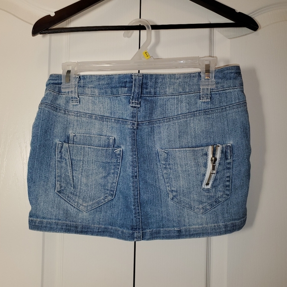 Eeny, MINI, miney, moe. This skirt is part deux. - Picture 2 of 2